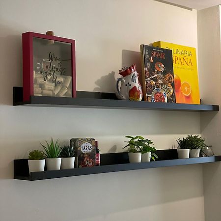 מאלגה A Space That Feels Like Home With Private Parking מראה חיצוני תמונה