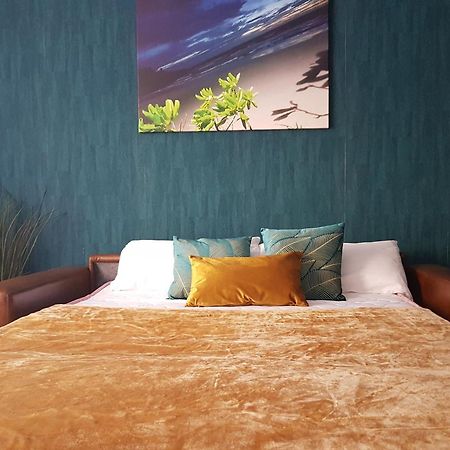מאלגה A Space That Feels Like Home With Private Parking מראה חיצוני תמונה