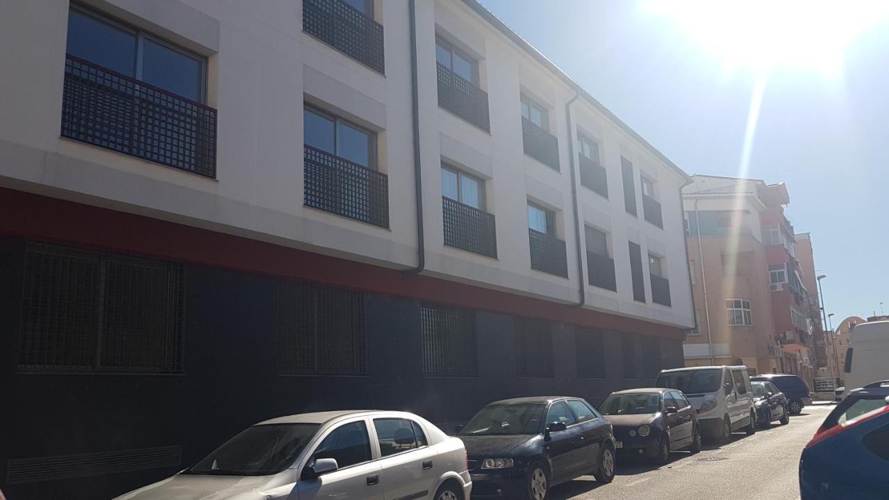 מאלגה A Space That Feels Like Home With Private Parking מראה חיצוני תמונה